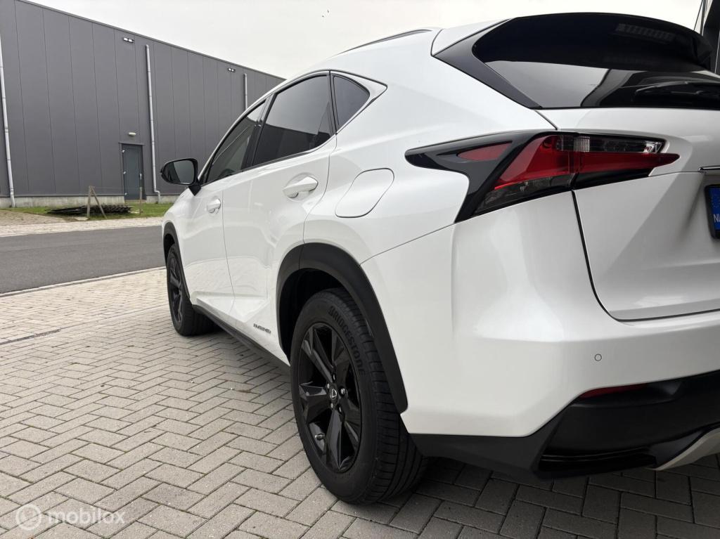 Lexus Nx 300h awd luxury line
