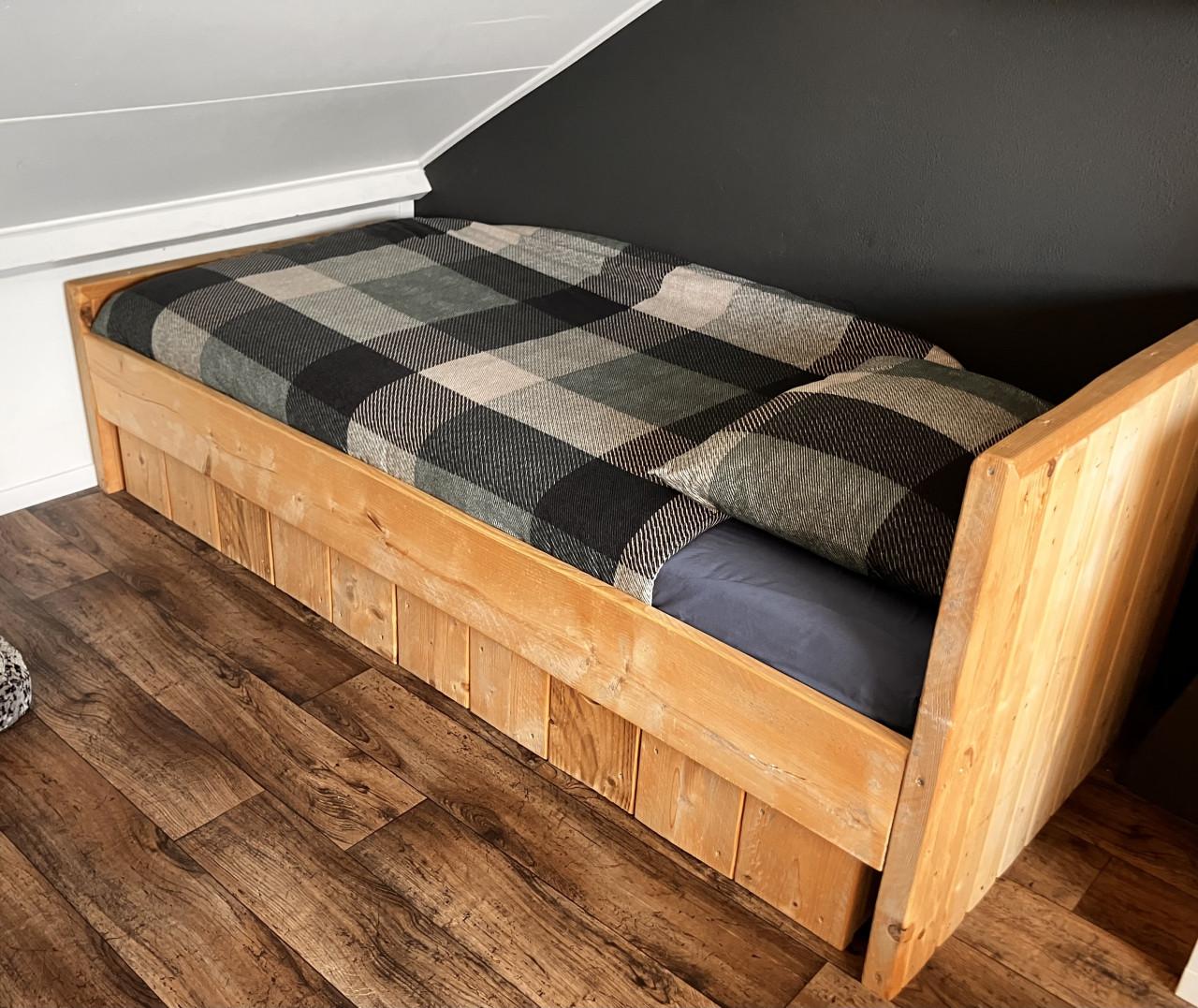 Steigerhouten bed matrasmaat 200x90 cm