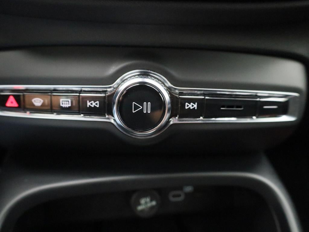 Volvo XC40 recharge core | automaat | navigatie | apple carplay / android a