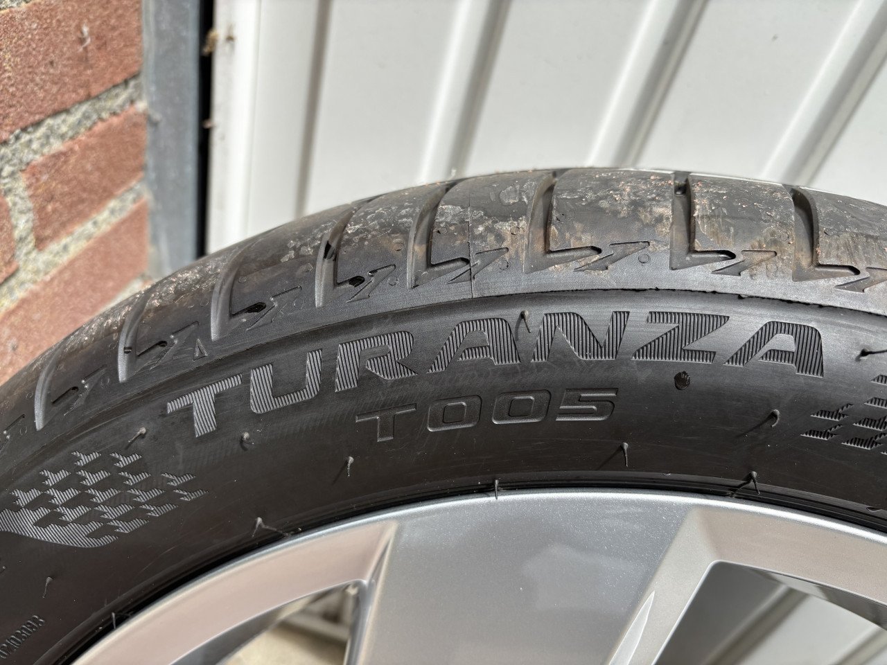 Set originele VW Golf 8 velgen, model Richmond met Bridgestone zomerbanden