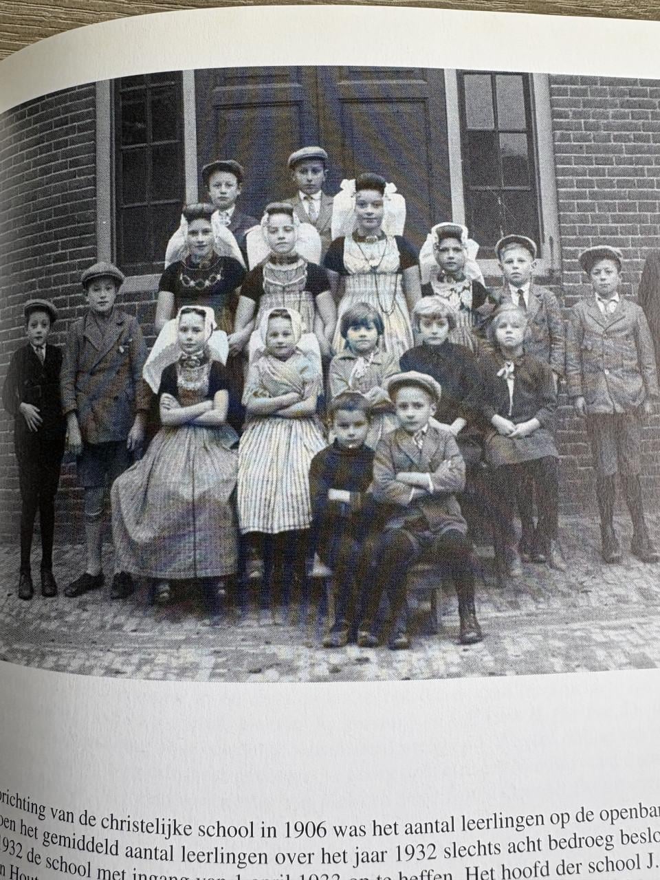Vrouwenpolder in vroeger tijden , 84 pagina's tekst + foto's
