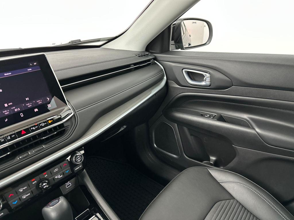 Jeep Compass 4xe 190pk plug-in hybrid electric altitude | achteruitrijcamer