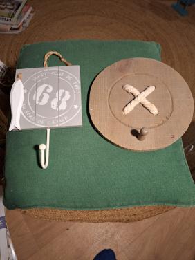 2 decoratieve haken