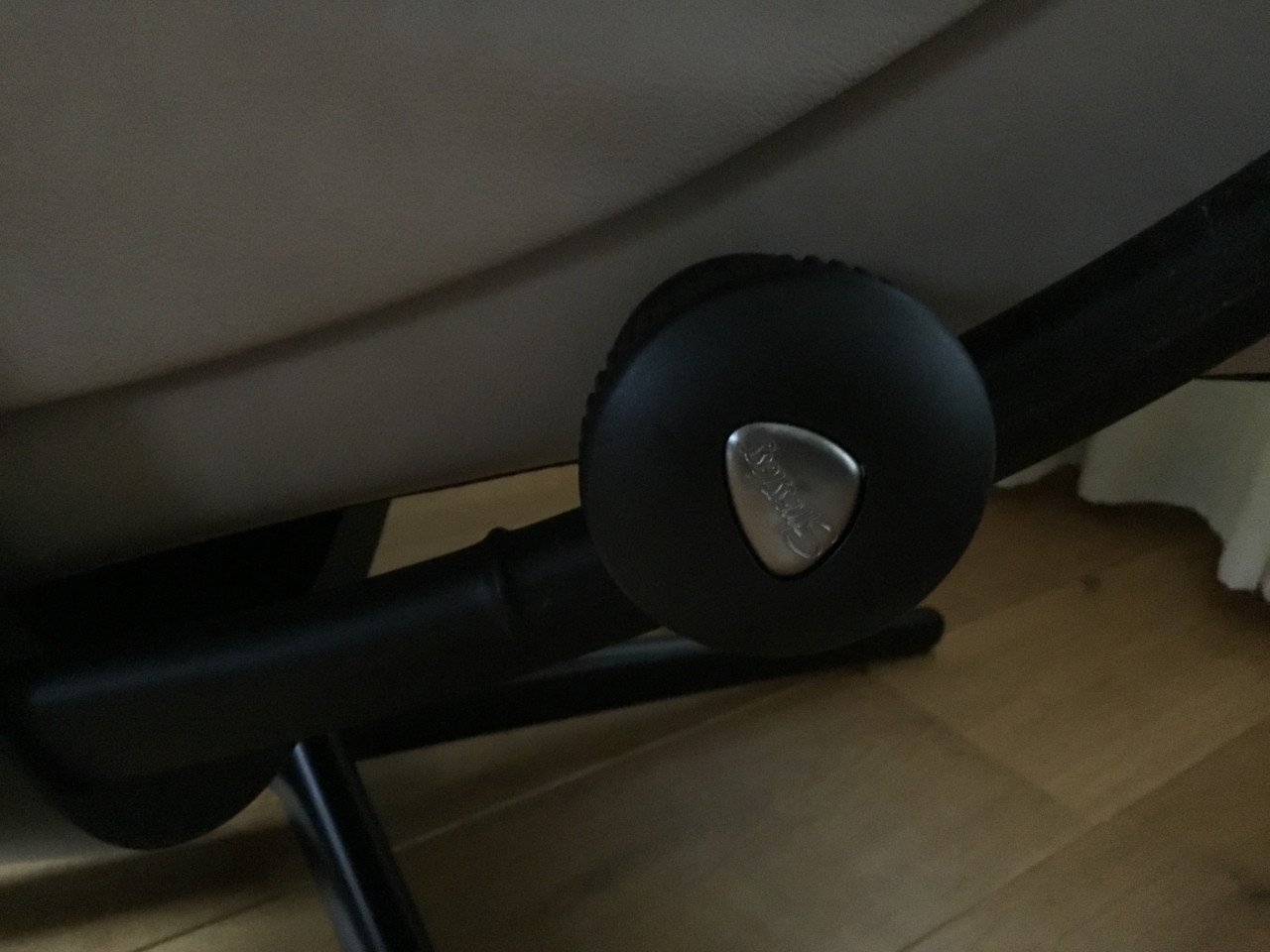 2   Relax - Draaifauteuils  met Hockers.  Stressless