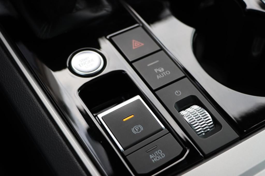 Volkswagen Touareg 3.0 tsi ehybrid 4motion atmosphere 380pk tiptronic