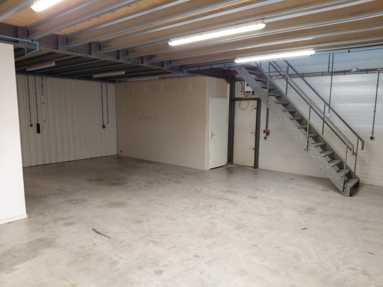 Te huur   Prachtige opslag ruimte 260m2 , de Zompe 55, Serooskerke