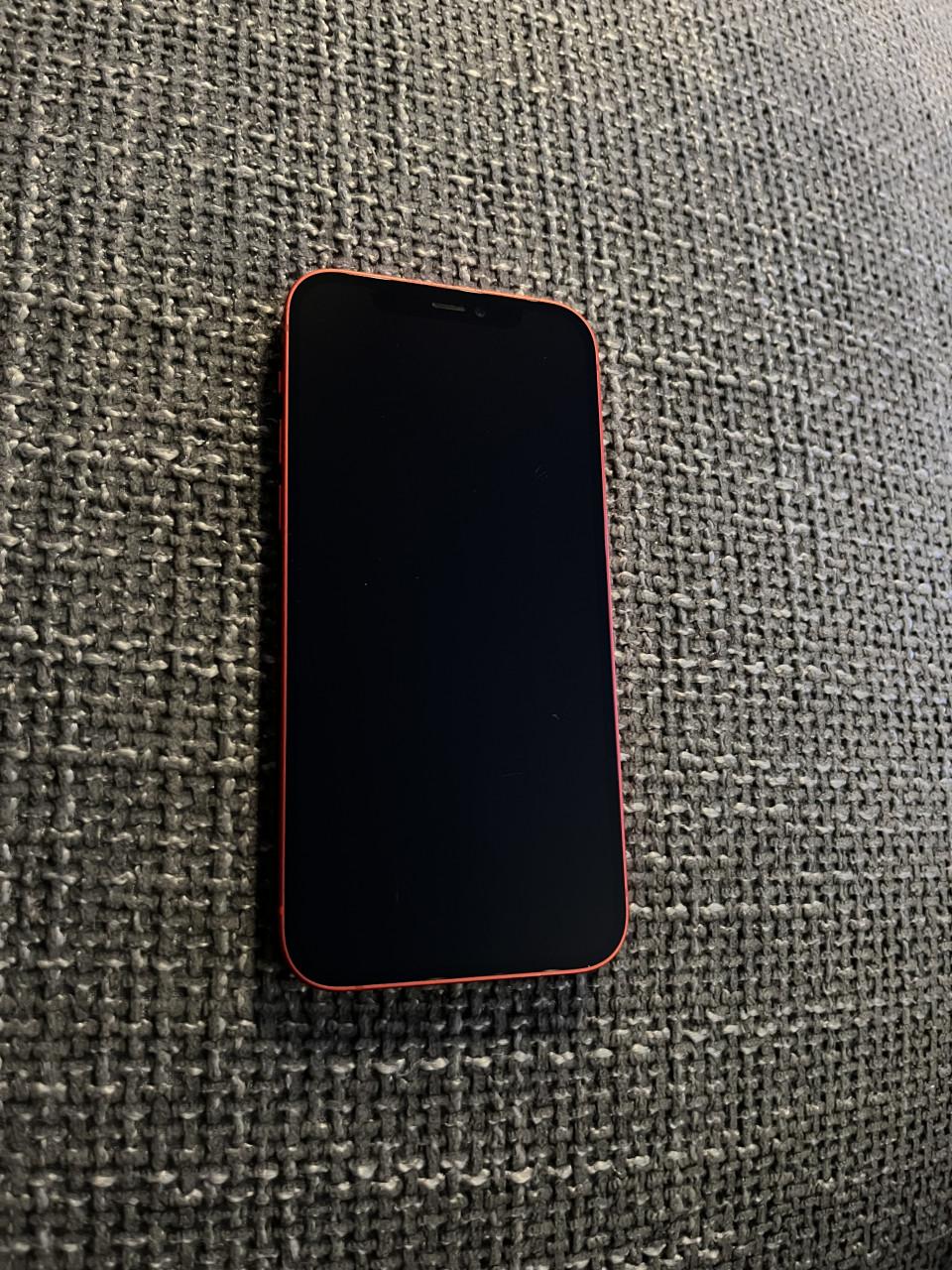 IPhone 12 Rood