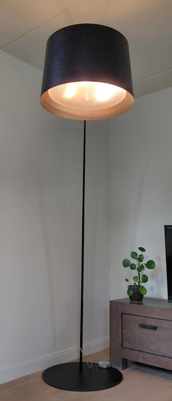 Zwarte staande hanglamp