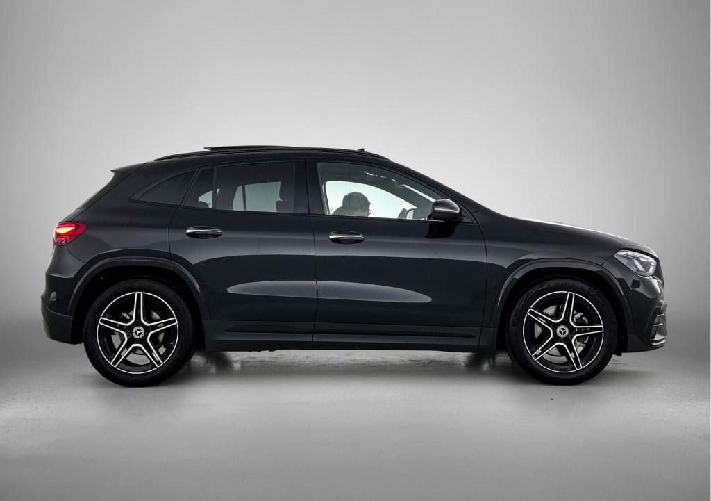 Mercedes-Benz Gla-klasse 200 amg line | sfeerverlichting | panoramadak | cr