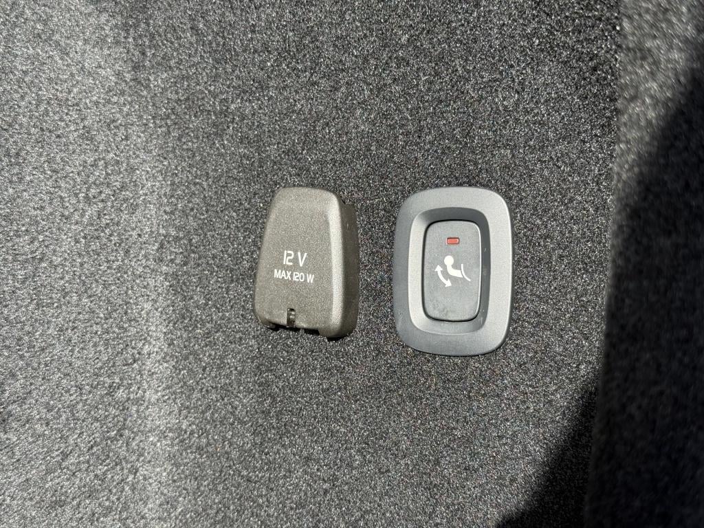 Volvo V60 t6 340pk recharge r-design| panodak| adap.cruise| 360camera| awd