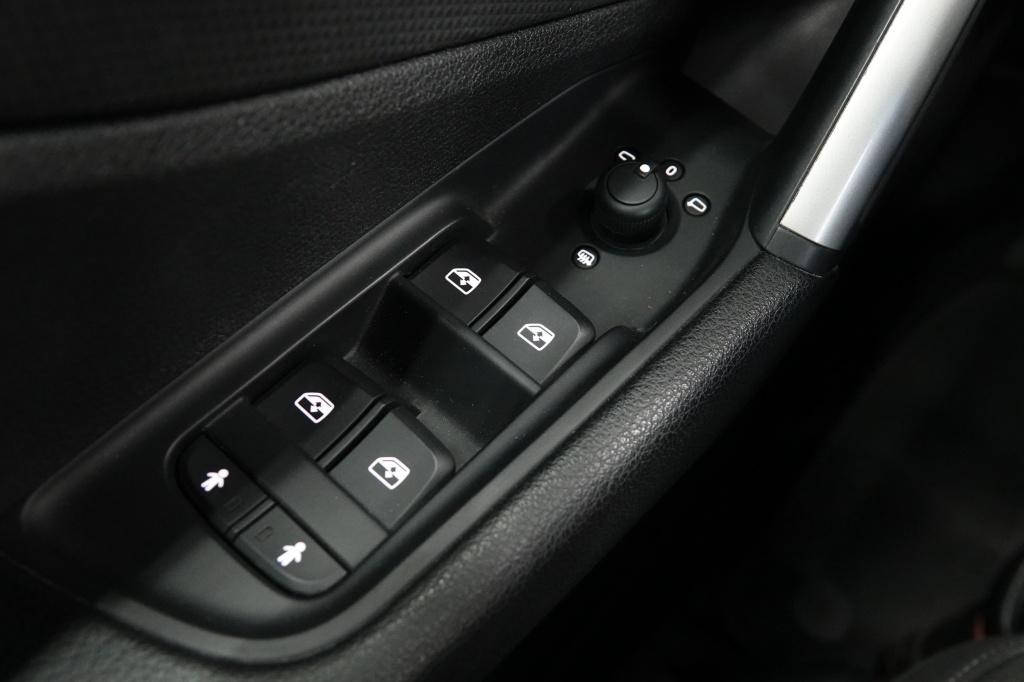 Audi Q2 35 tfsi | alarm | pdc| keyless | camera |