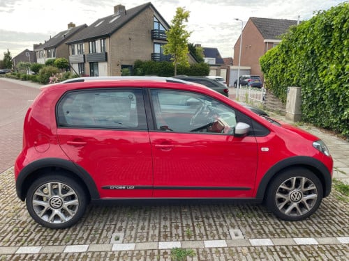 Volkswagen Up! 1.0 Cross Up! | Airco | Navi | 16 inch | boekjes | APK 2026
