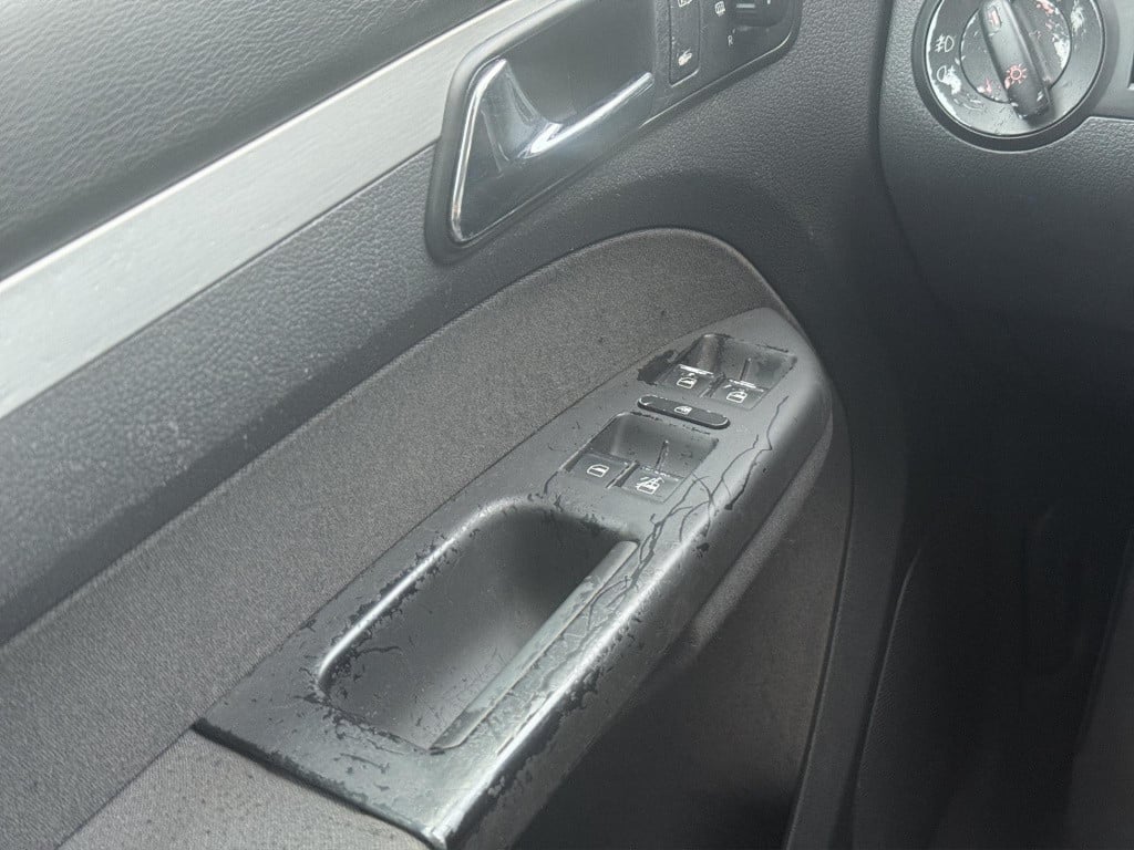 Volkswagen Touran 1.6-16v fsi highline clima cruise trekhaak
