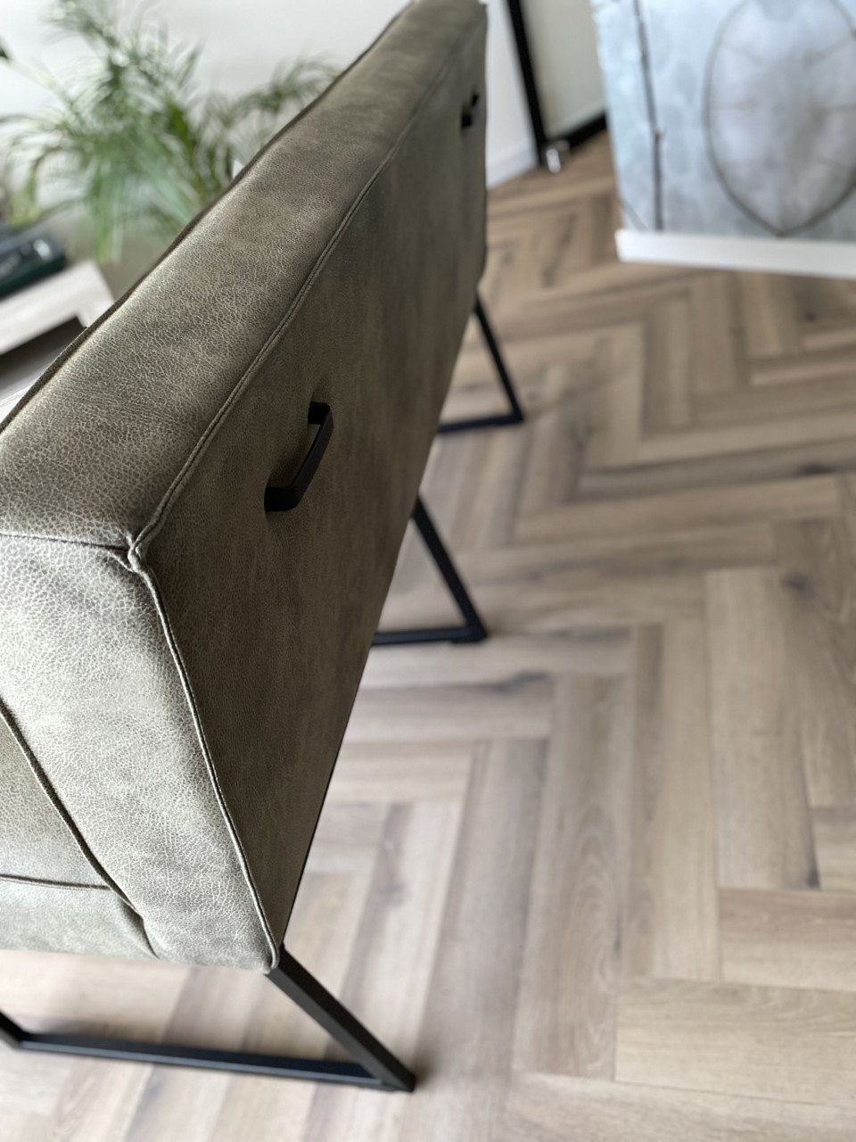 Eetkamertafel met 3 stoelen en eetbank