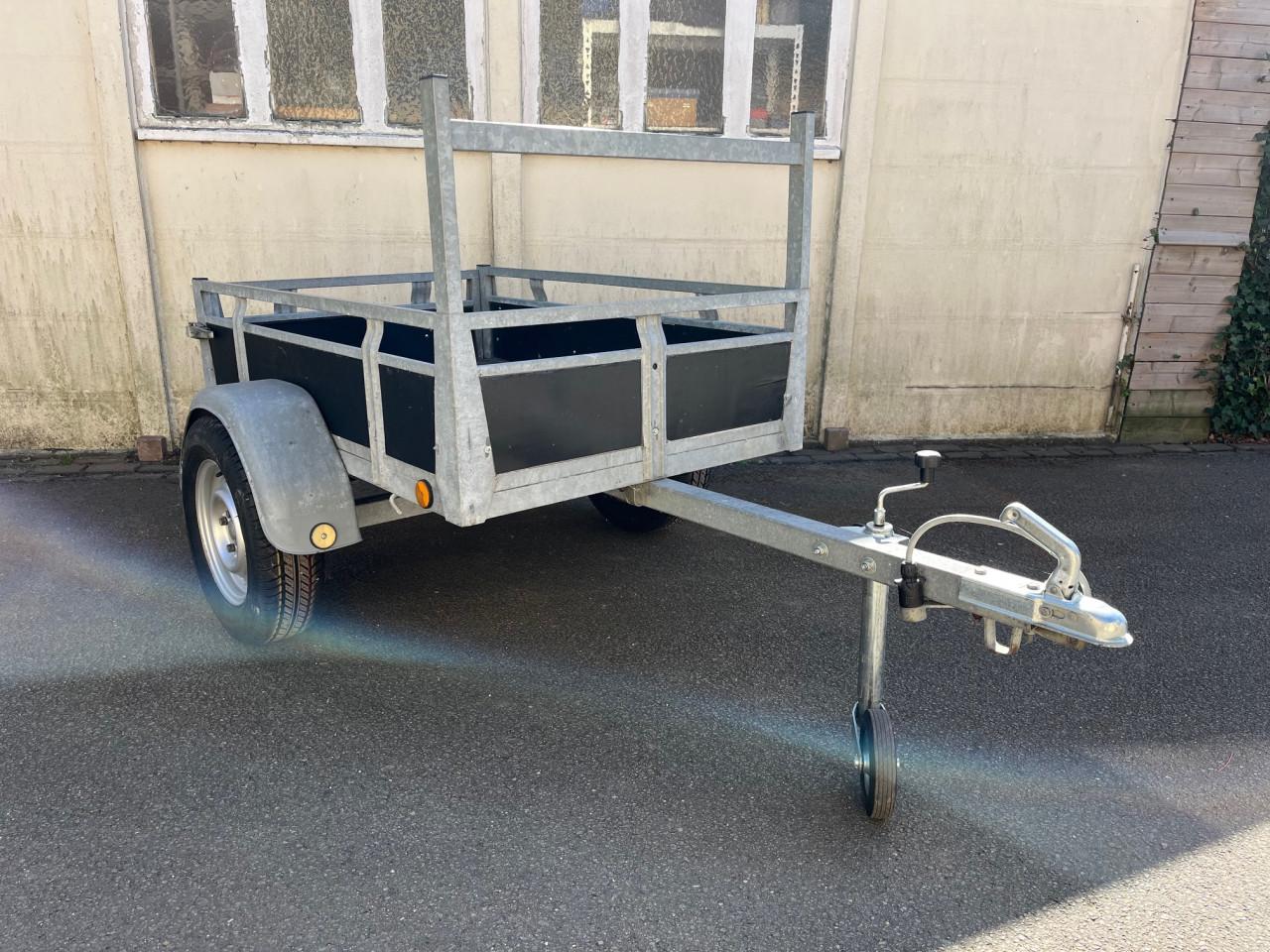 Saris aanhanger bakmaat: 146 x 95 cm