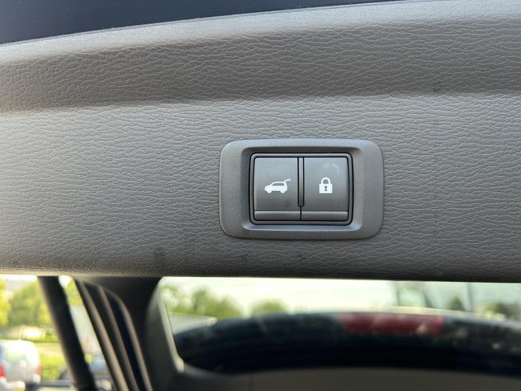 Mitsubishi Outlander 2.4 phev first edition caravantrekker van het jaar!
