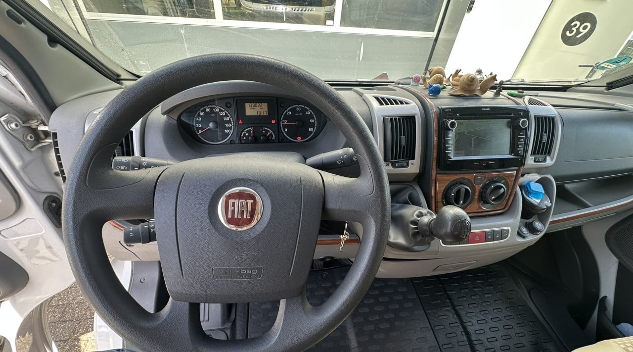 Hymer Gold Edition T654SL – 2008 – 2.3 130 pk – 140.000 km – Frans bed