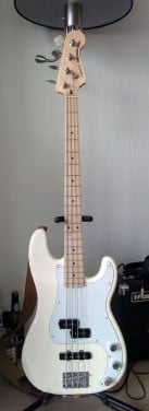 Squier Affinity PJ Bass Olympic White 2024 met extra slagplaten ZGAN