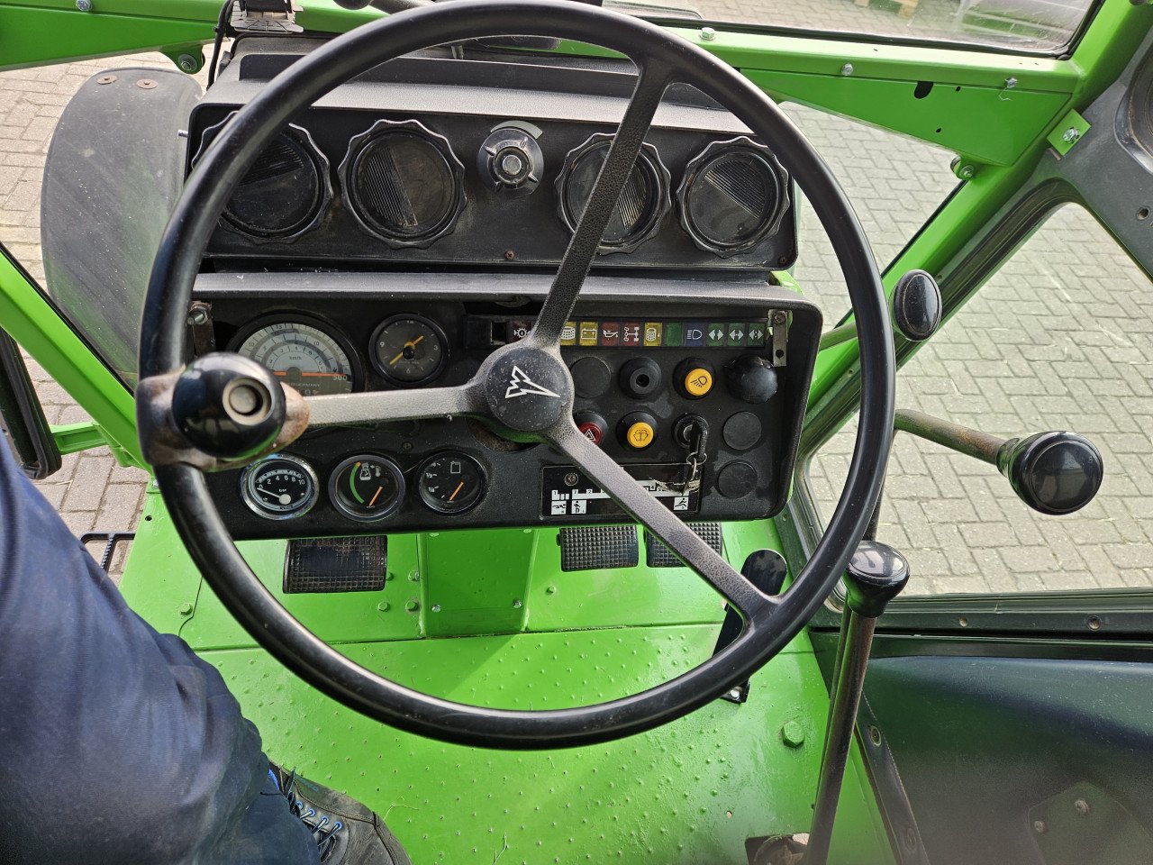Deutz dx 120