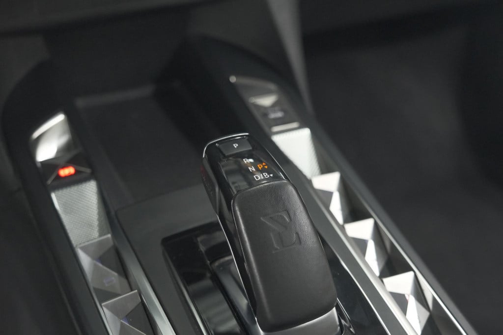 Ds Ds 3 crossback e-tense so chic 50 kwh | camera | dodehoekdetectie | appl