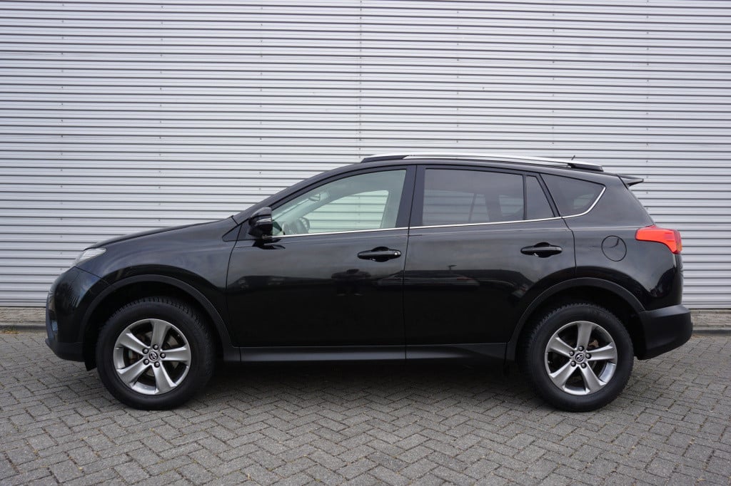 Toyota Rav4 2.0 dynamic 4wd - automaat- airco / navi / cruise / elektr. ram