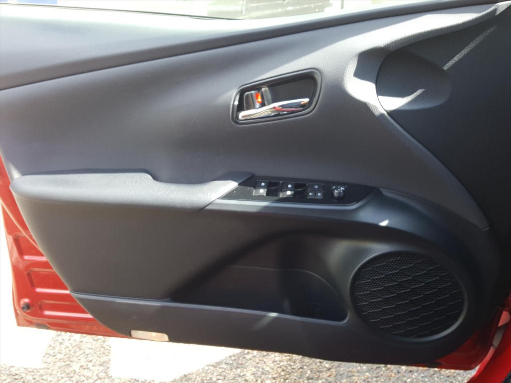 Toyota Prius 1.8 full hybrid 122pk aut active | navi | bt | cruise & climat