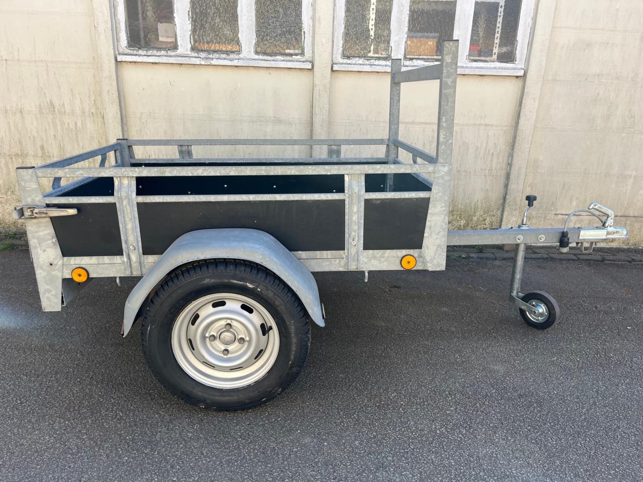 Saris aanhanger bakmaat: 146 x 95 cm