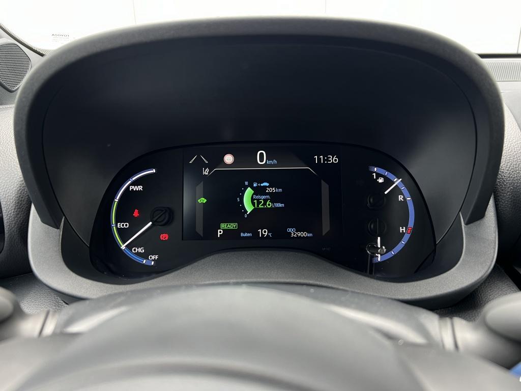 Toyota Yaris Cross 1.5 hybrid dynamic | all-seasonbanden | comfort pack