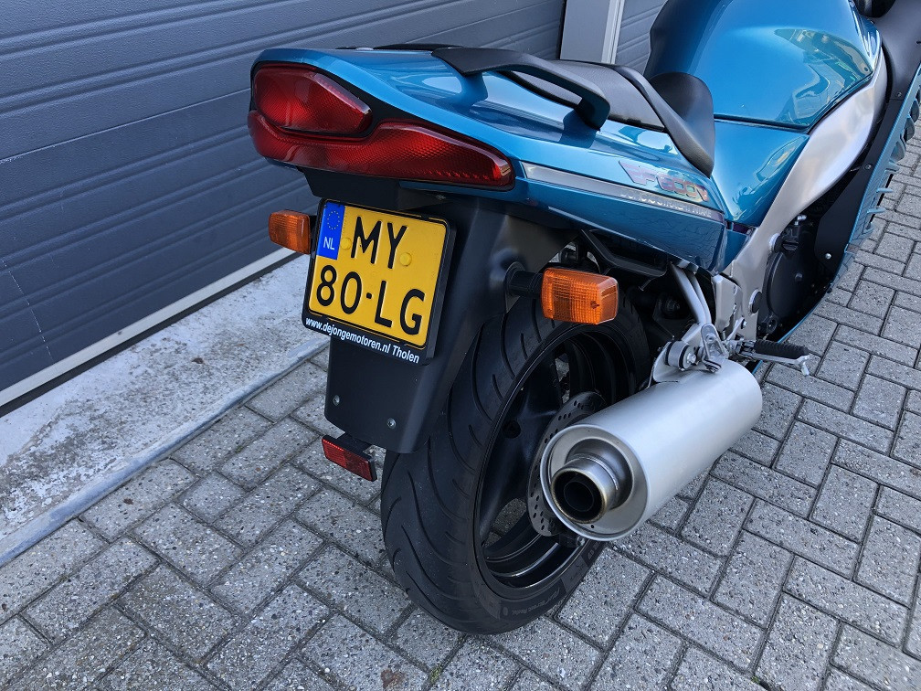 Suzuki RF600R uit 1997 met slechts 22 dkm, absolute nieuwstaat! €1750,-