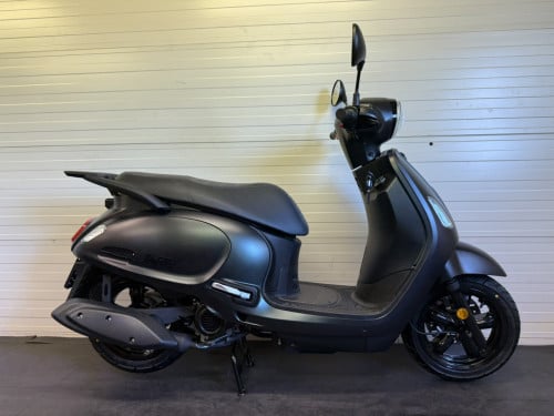 Sym Fiddle IV 25/45km de A-merk retro scooter!