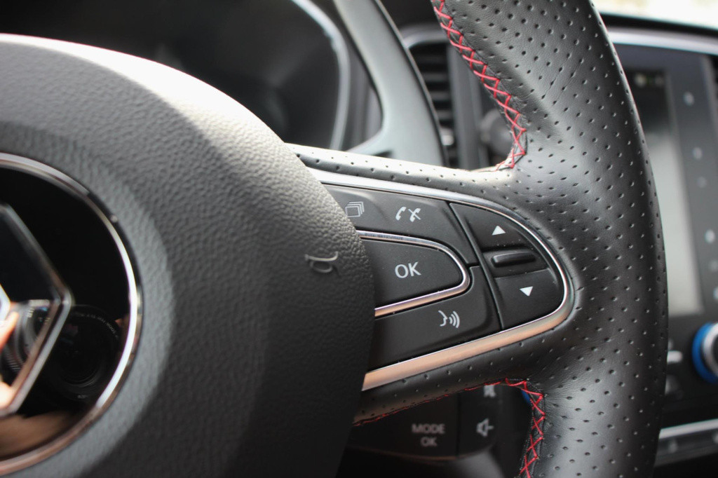 Renault Megane 1.8 tce 280 rs - kw v3 - carbon - custom uitlaat