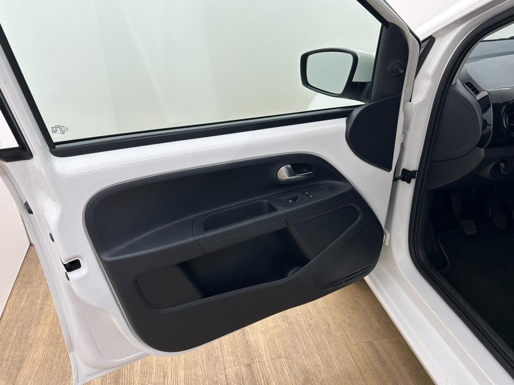 Volkswagen UP! occasion 1.0 move up! bluemotion | wit | tweedehands volkswa