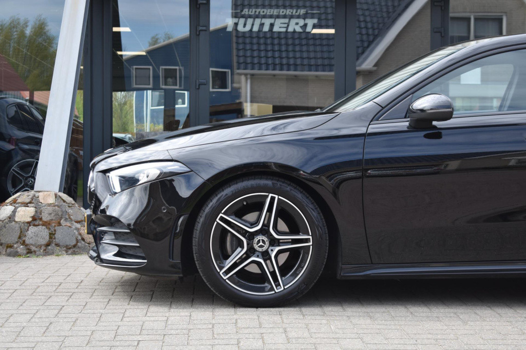 Mercedes-Benz A-Klasse 180 amg night | sfeerverlichting | camera | nap | st