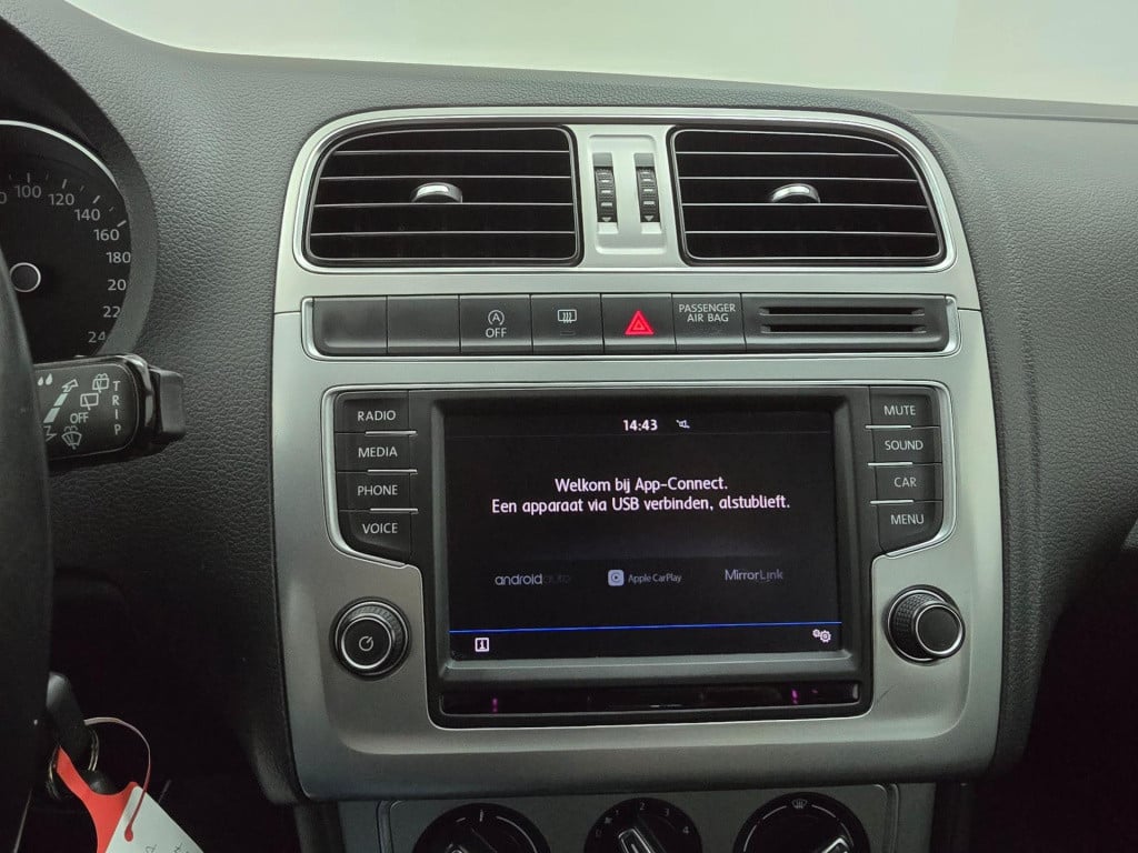 Volkswagen Polo occasion 1.0 bluemotion edition zeer zuinig met carplay rad