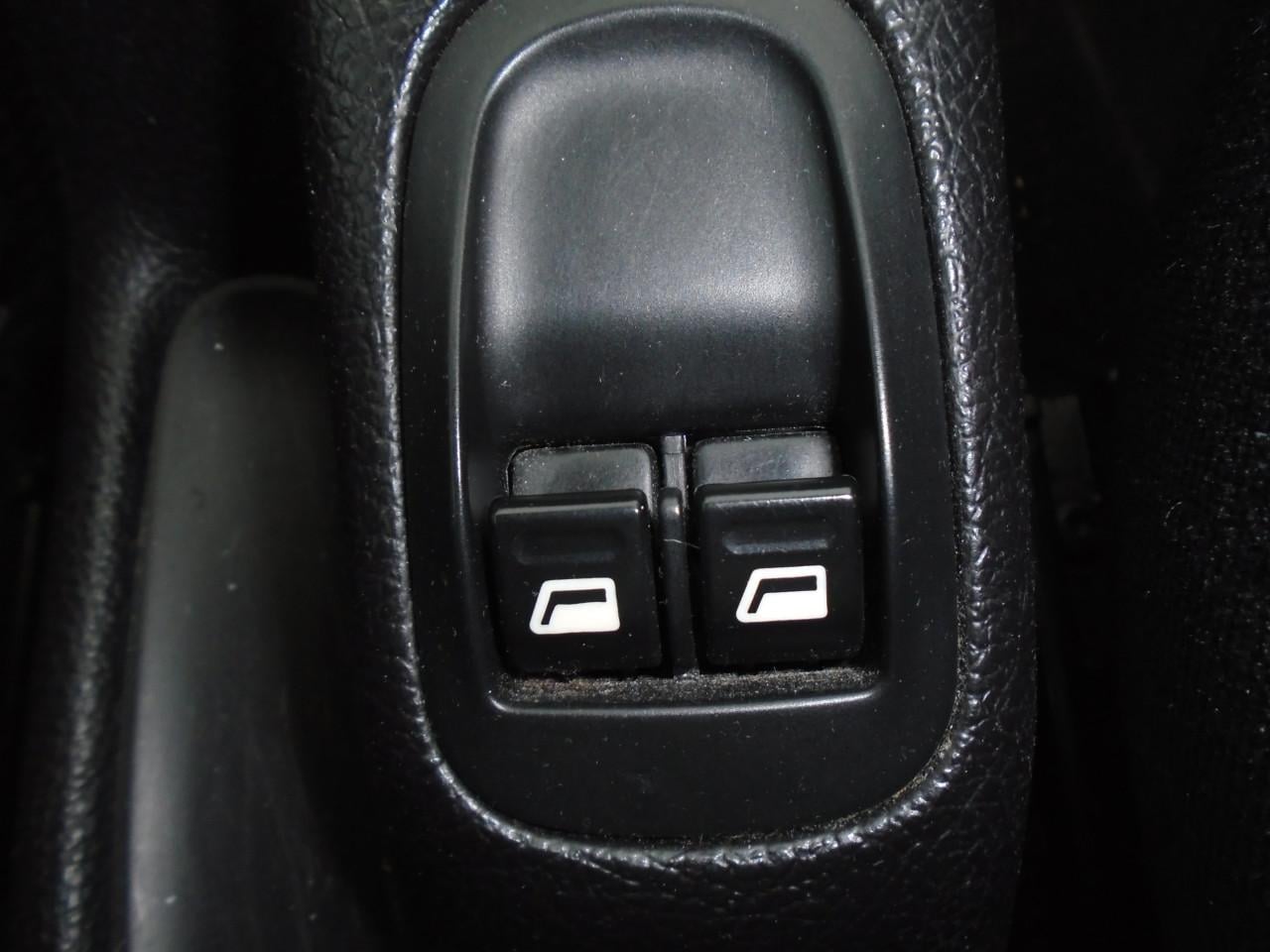 Peugeot 206 1.4i  nwe APK