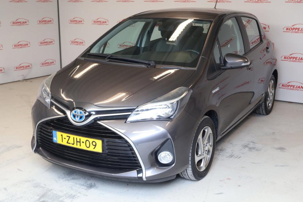 Toyota Yaris 1.5 hybrid lease nl auto, cruise controle, navigatie,