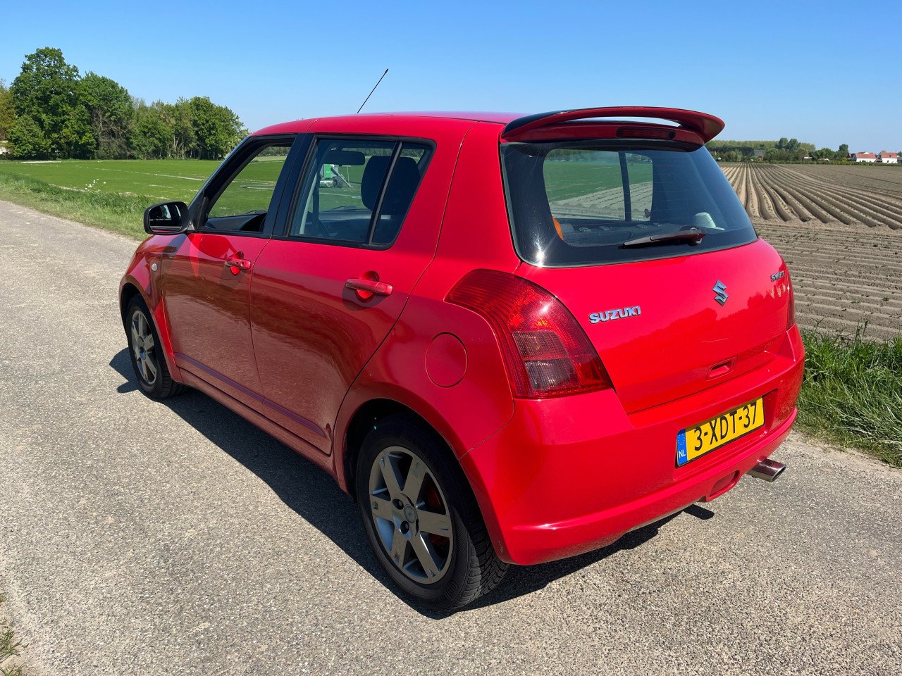 Suzuki Swift 1.3 Rood 2005 Nieuwe apk!