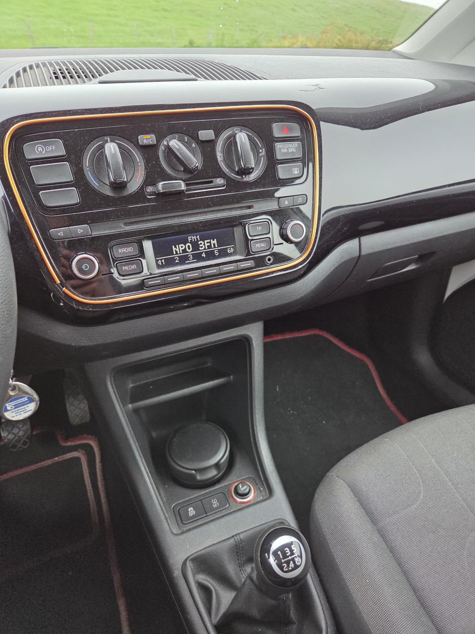 Volkswagen Up!1.0 | 2014 | 67.983 km | Airco | BTW-auto