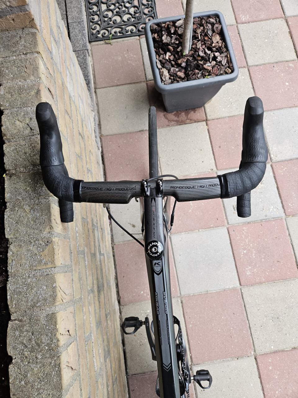 Kuota Kougar full carbon racer met Ultegra 11-speed.