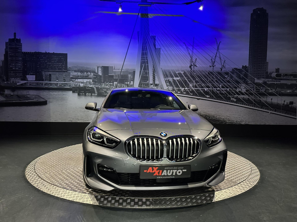 BMW 1 Serie 118i m-sport *carplay*camera*