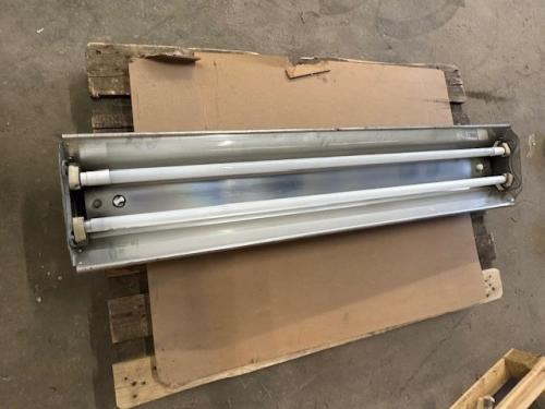 TL Armaturen 33 stuks met lampen