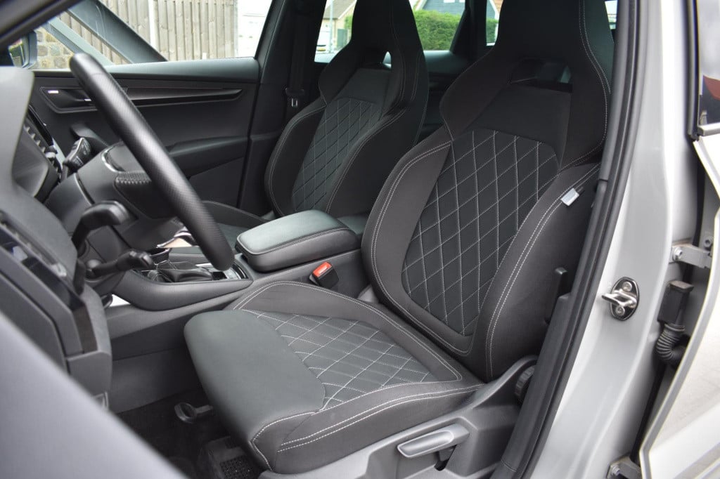Skoda Karoq 1.5 tsi act sportline | trekhaak | canton | virtual cockpit | a