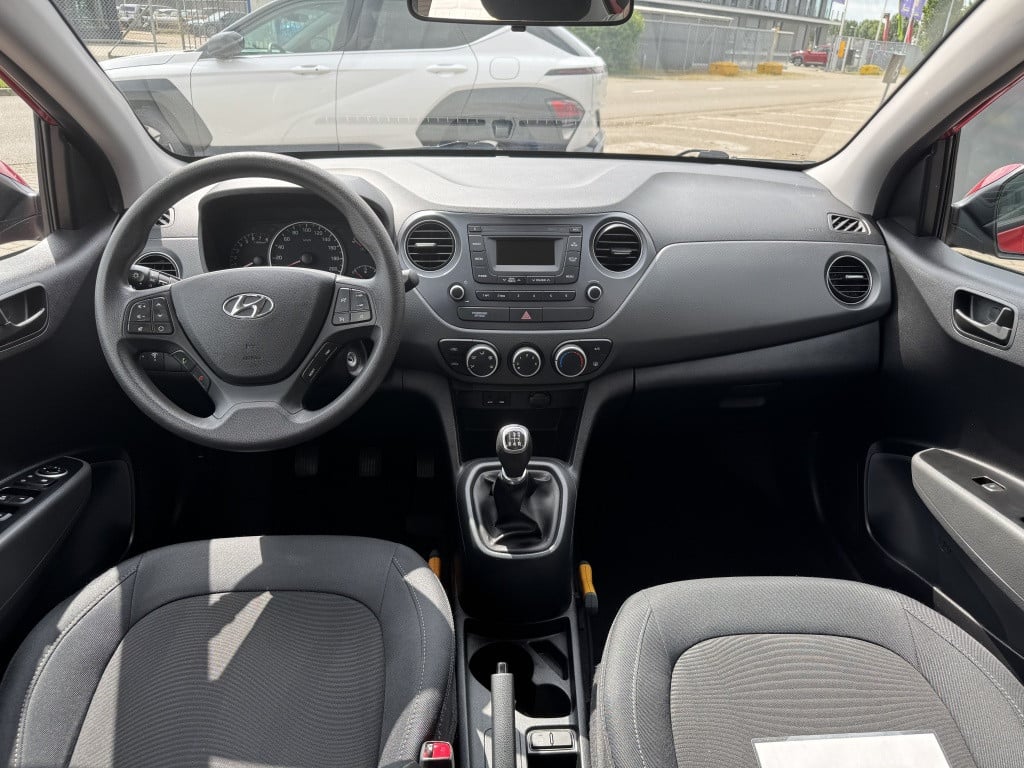 Hyundai I 10 1.0i comfort | trekhaak 13p. | cruise control | airco | blueto