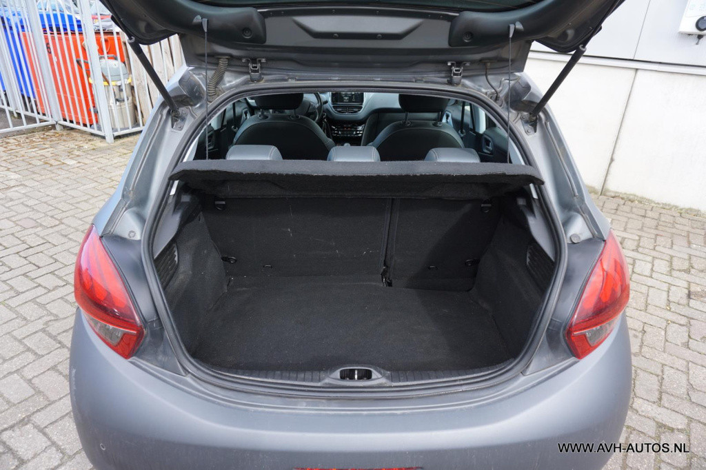 Peugeot 208 1.6 bluehdi blue lease executive, lesauto!