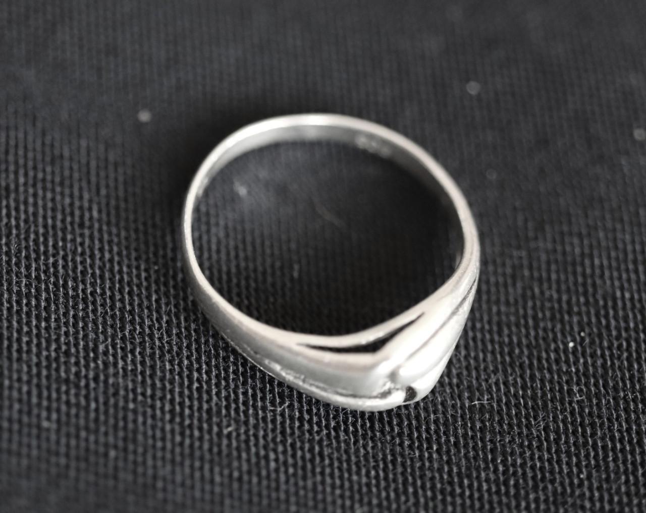 Zilveren Damesring ( gemerkt )