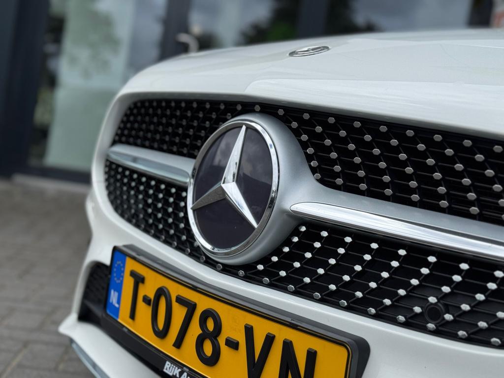 Mercedes-Benz A-Klasse 200 amg edition premium plus * camera * carplay * 18