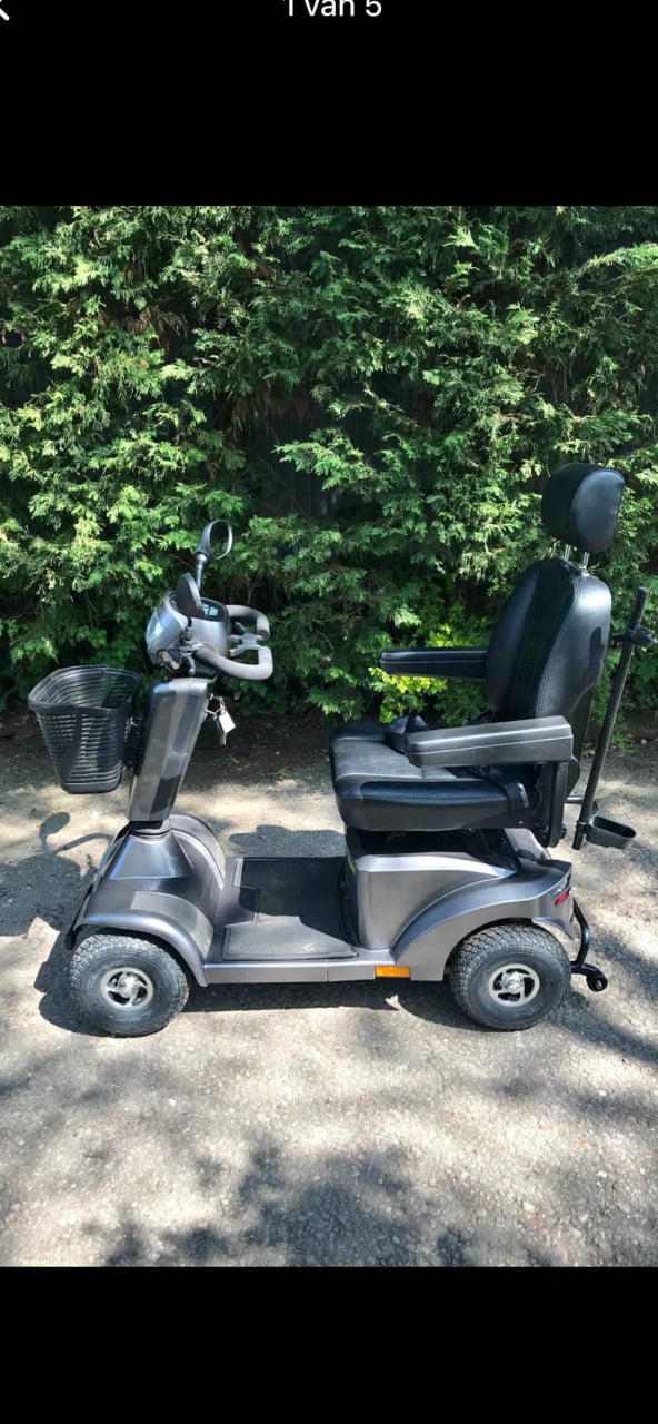 Tekoop nette scootmobiel Sterling S425