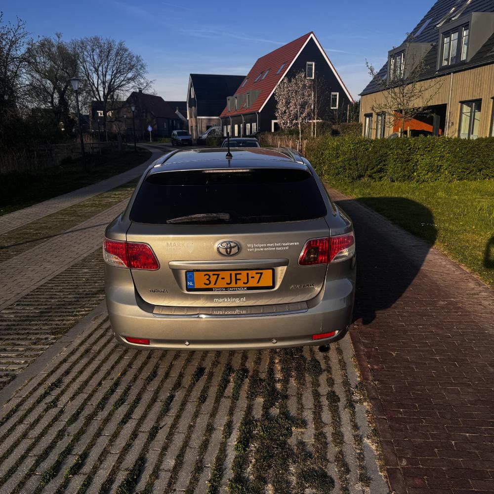 Toyota Avensis Wagon 1.8 Executive Business Leder Navi Camera 1e Eigenaar