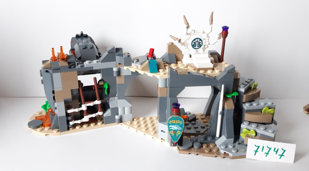 LEGO NINJAGO 71747: Het Dorp van de Beschermers