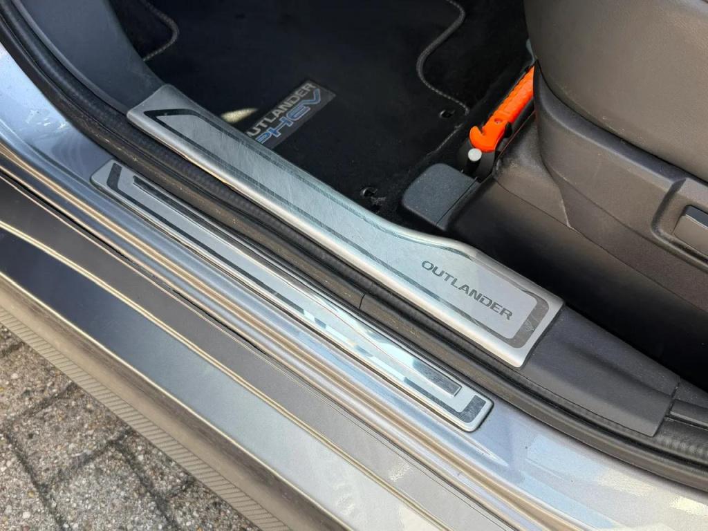 Mitsubishi Outlander 2.4 phev instyle panoramadak|trekhaak|1500kg trekgewic